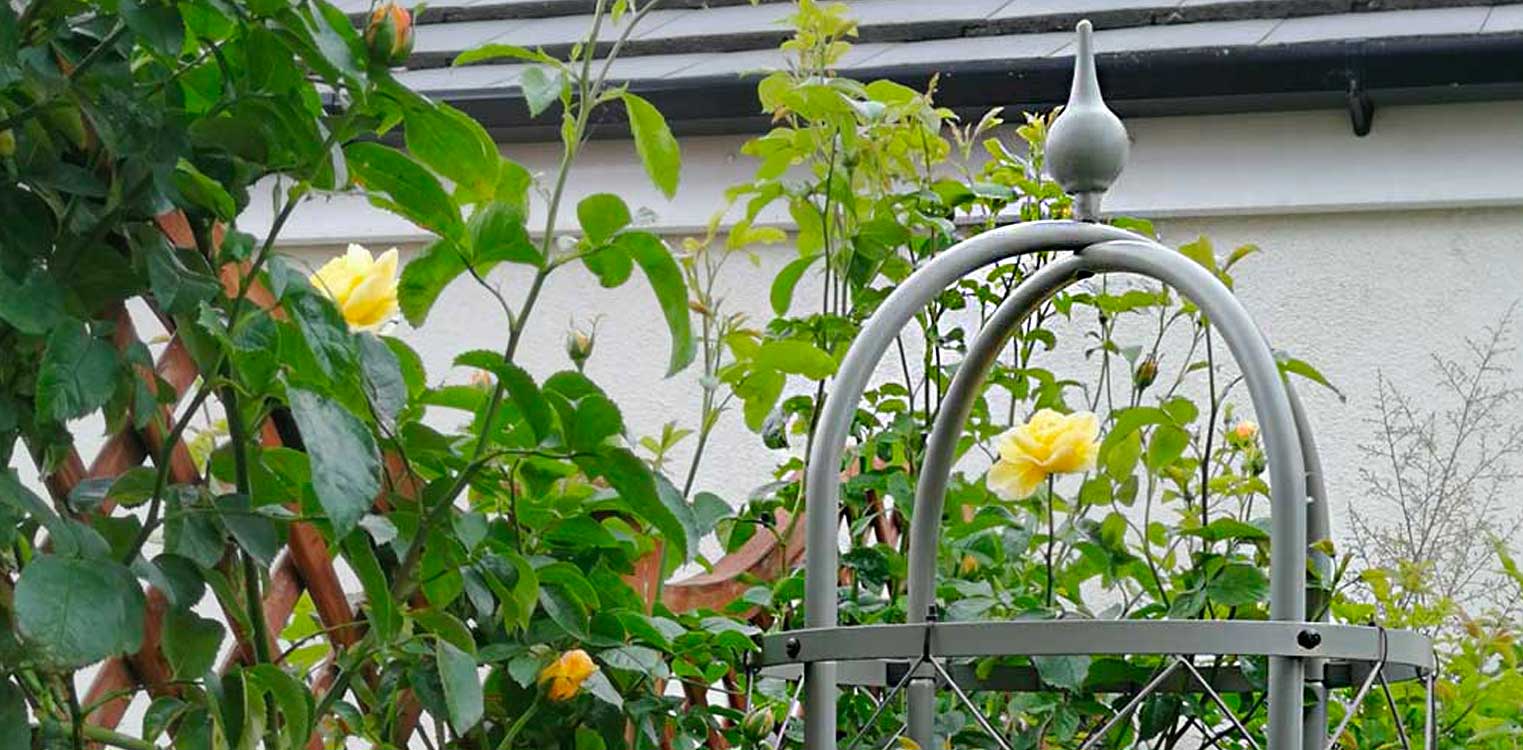 Round Obelisks