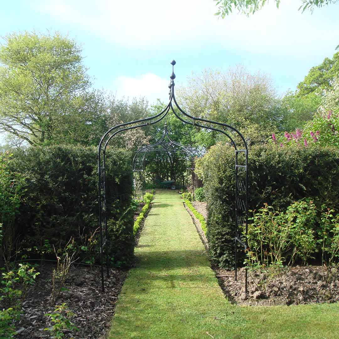 gothic-arch-pathway