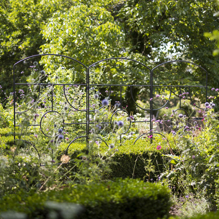 Agriframes georgian monet screens from a distance