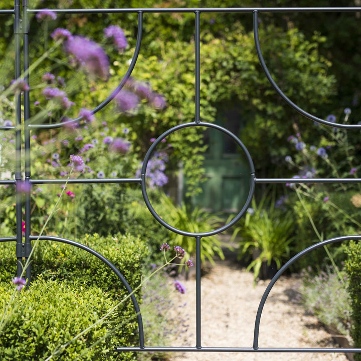 Agriframes georgian monet screen close up detail
