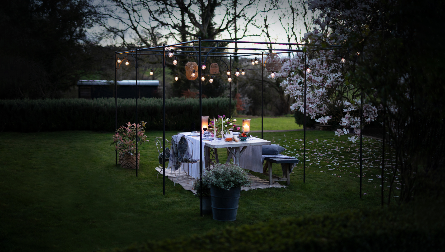 provence-pergola-garden-setting
