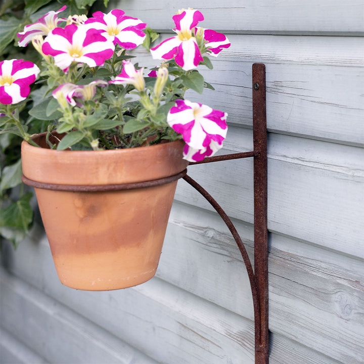 wall-mounted-pot-holder