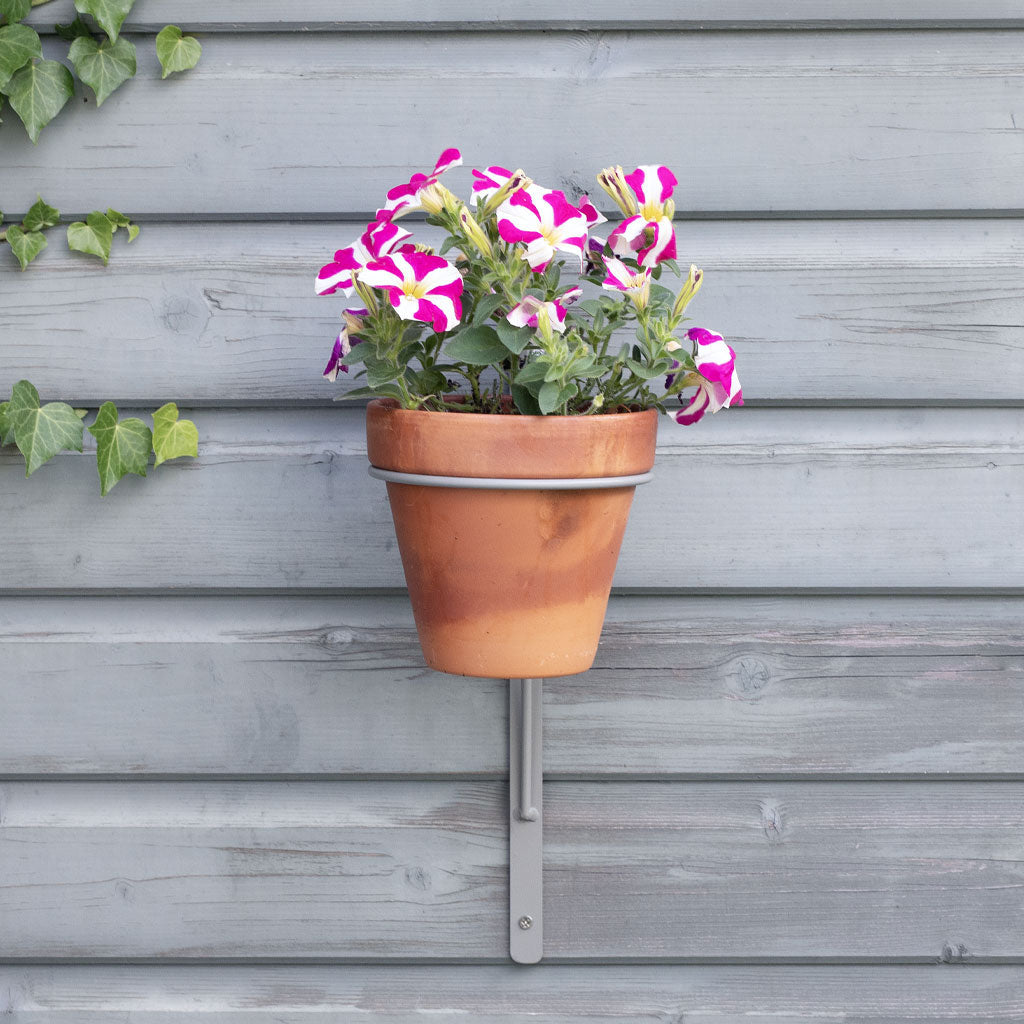 wall-mounted-pot-holder