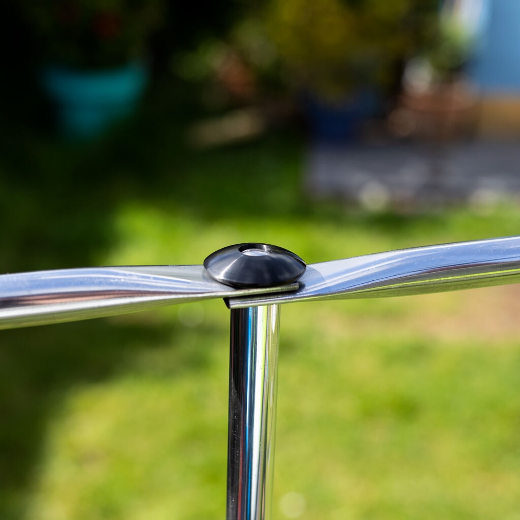 Closeup image of the Knowle Nets aluminium lock tight joint