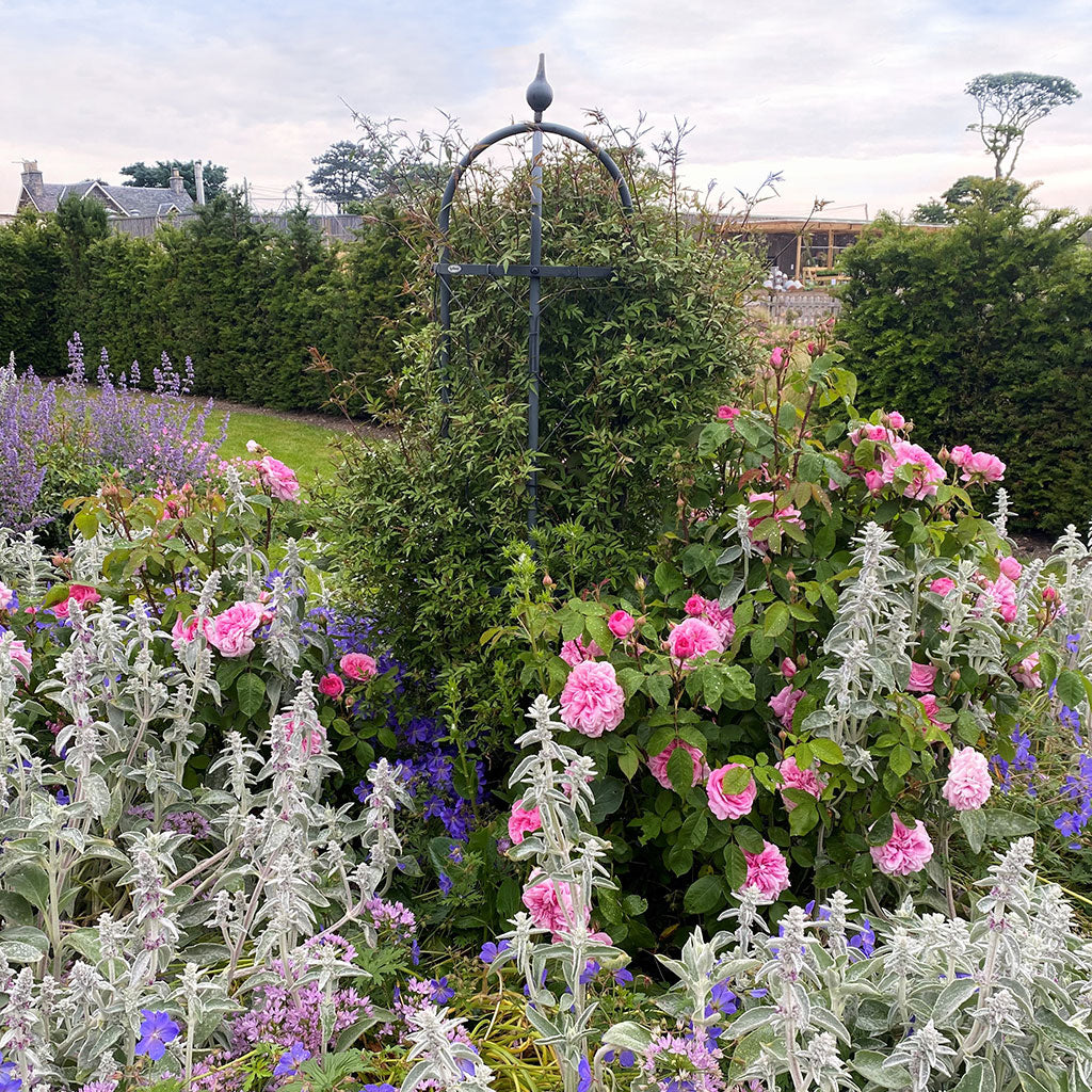 Classic Obelisk in Matt Black