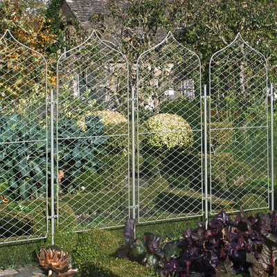 Elegance Screens - Gothic- group in use