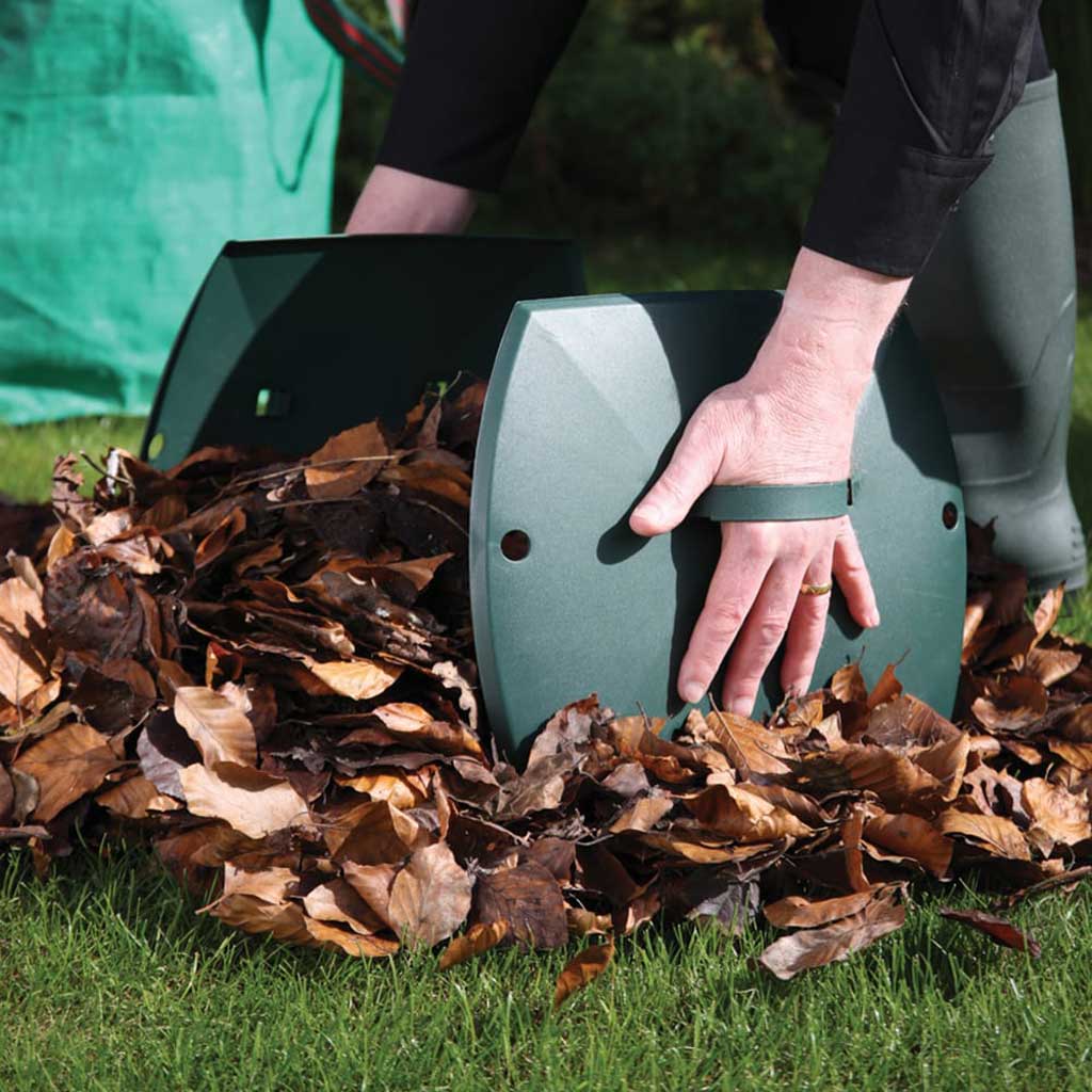 hand-leaf-grabs-in use haxnicks agriframes