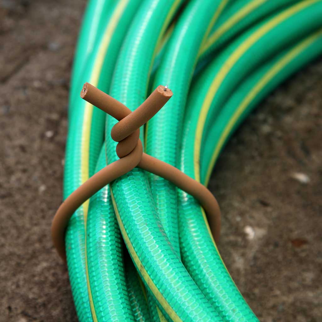 haxnicks-soft-tie-woody-Agriframes- around hose