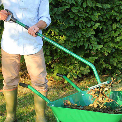 leaf-picker-in-use- haxnicks- agriframes