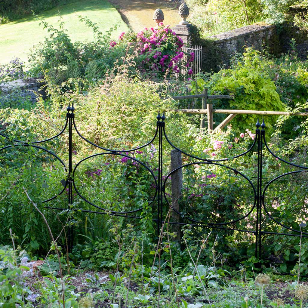 Oval Screen | Garden Screens | Agriframes