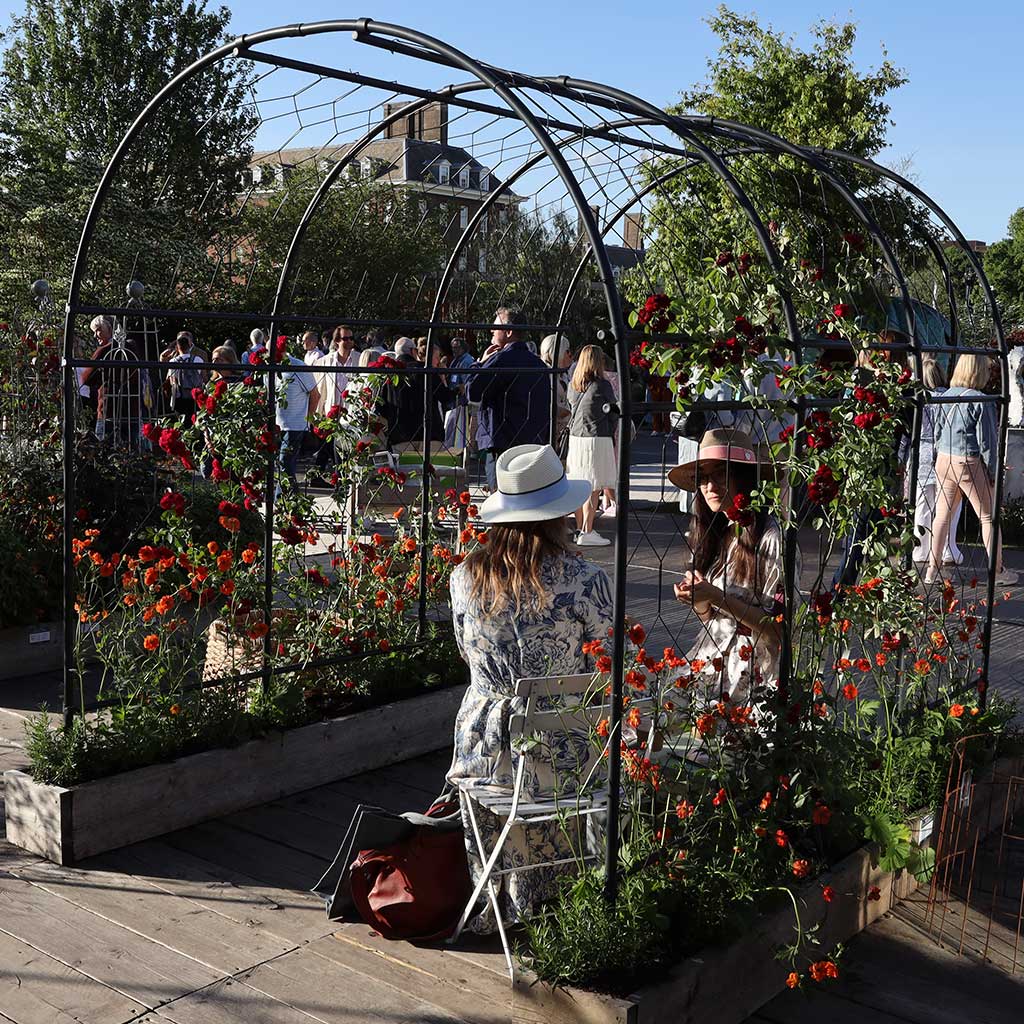 Round Pergola With Lattice